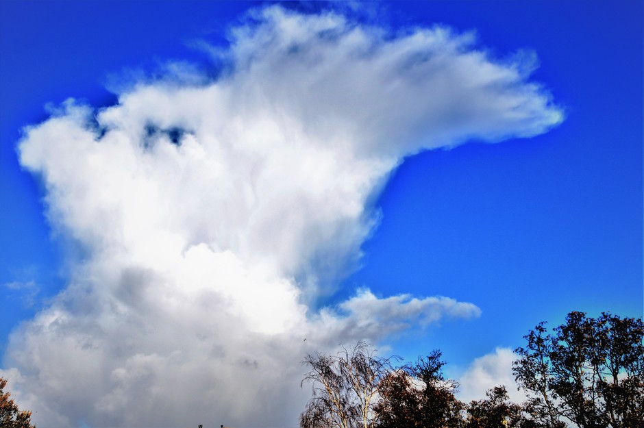 Fraaie Opklaringen Met Prachtige Wolken