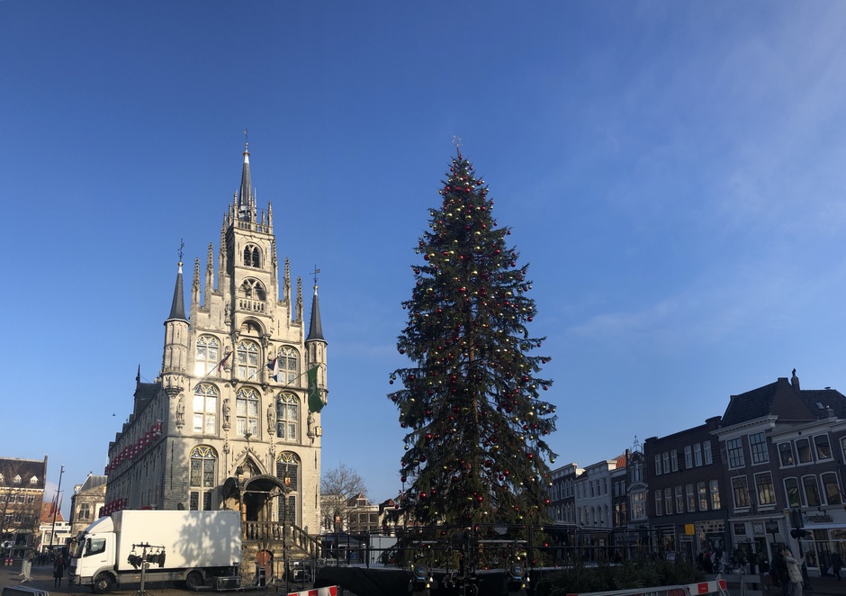 Kerstboom Gouda bij stadhuis 