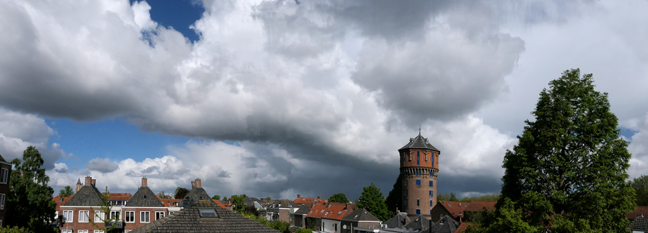 Zon en wolken boven Gorinchem