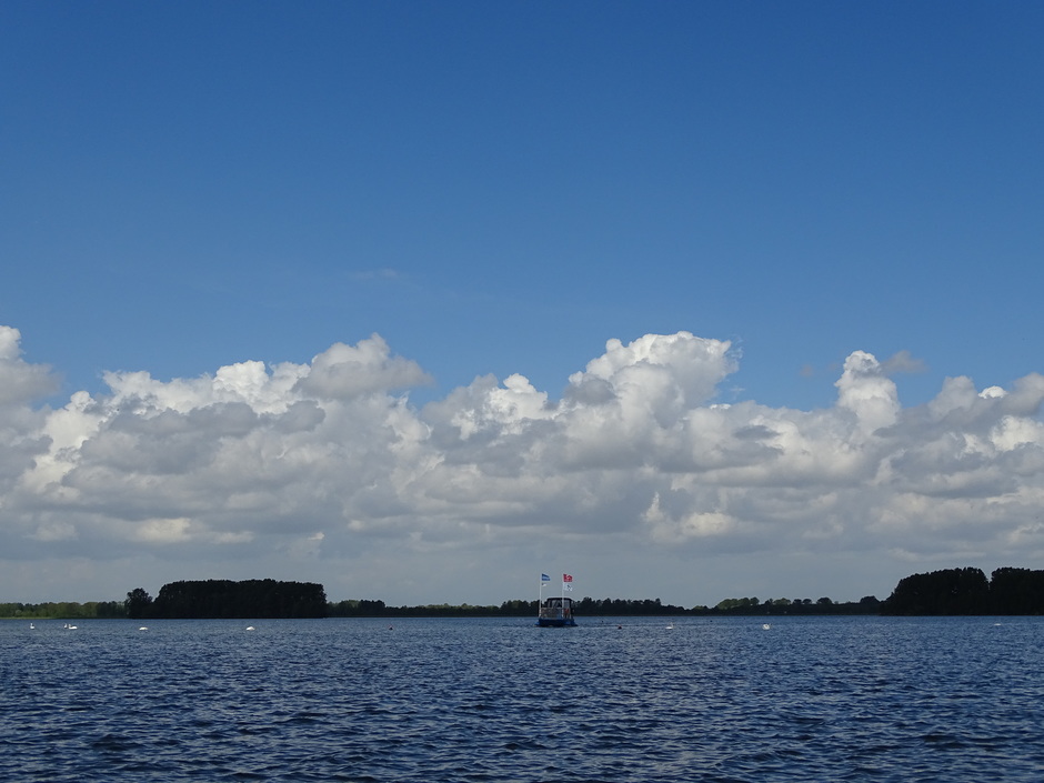 Stapelwolken boven Veluwemeer.