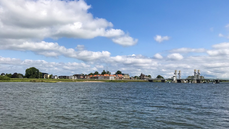 13-07-2019 Stapelwolken boven de IJssel in Kampen 