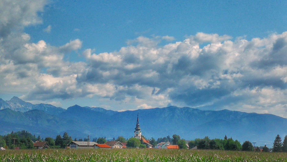 Wolken boven de bergen in SloveniÃ«