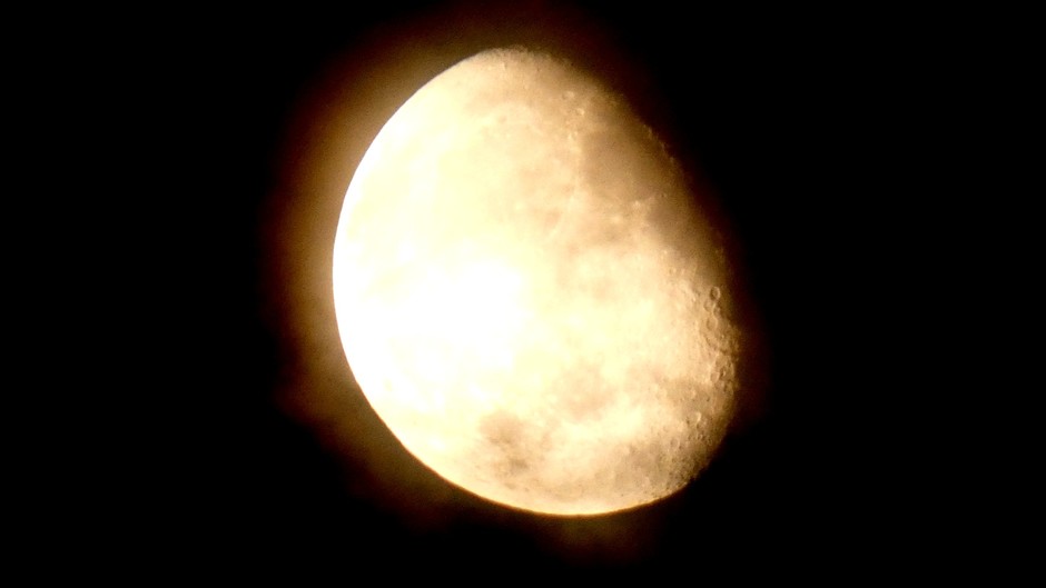 81% maan vannacht, met lichte bewolking