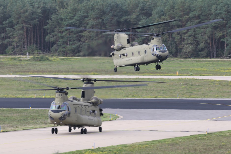 20191014 Helikopters van het Amerikaanse leger vandaag op vlb Eindhoven bij een mooi zonnetje en 20 graden