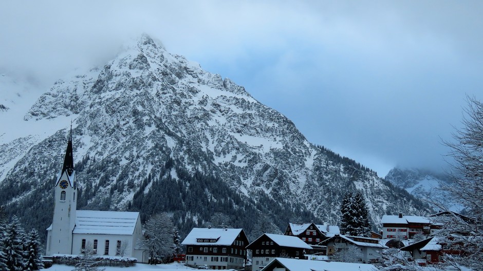 Alpen: droog (15.00 uur). Morgen opnieuw sneeuw