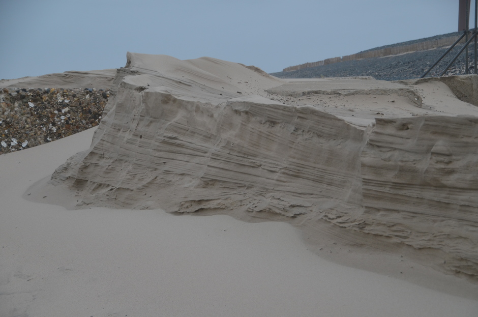 veel zand weggeslagen op 2e Maasvlakte