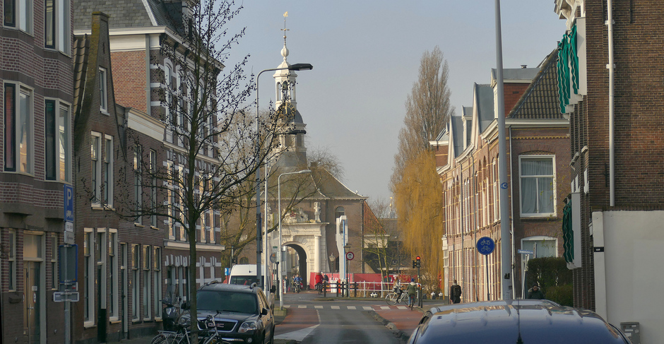 Zonnig in Leiden, Zijlpoort, 12 uur!!