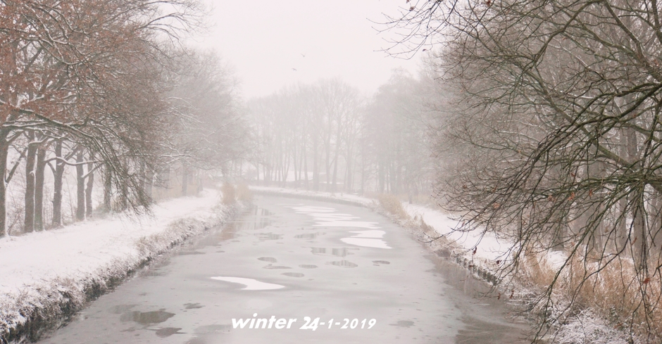 Winter s,morgens vroeg op 24 januari 2019. Eindhovens Kanaal