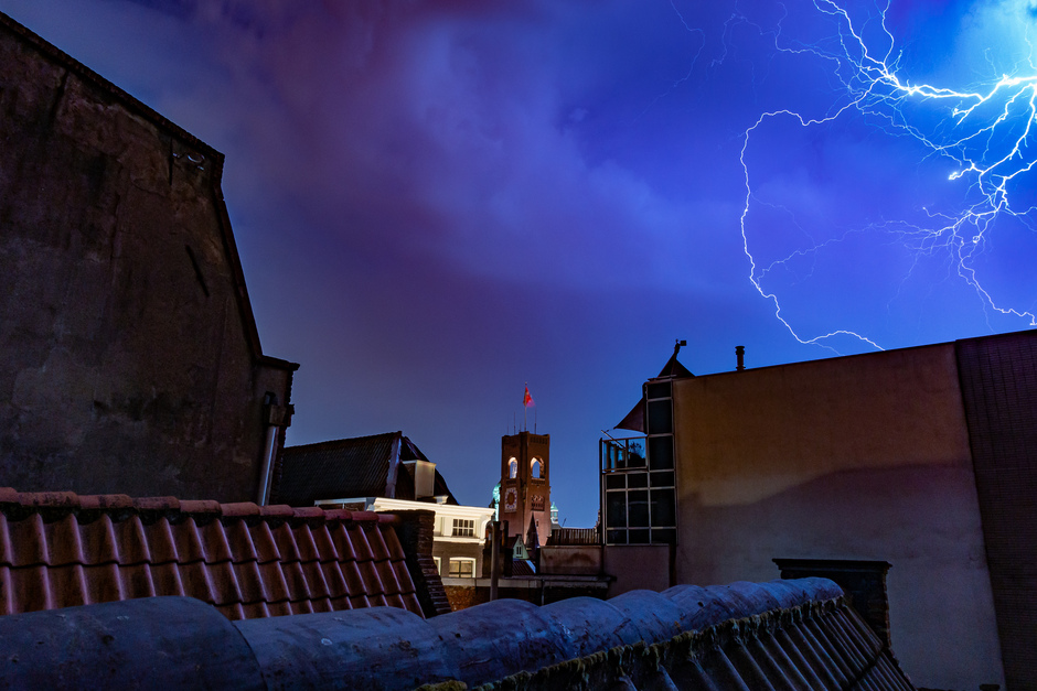 Onweer boven Amsterdam, Beurs van Berlage