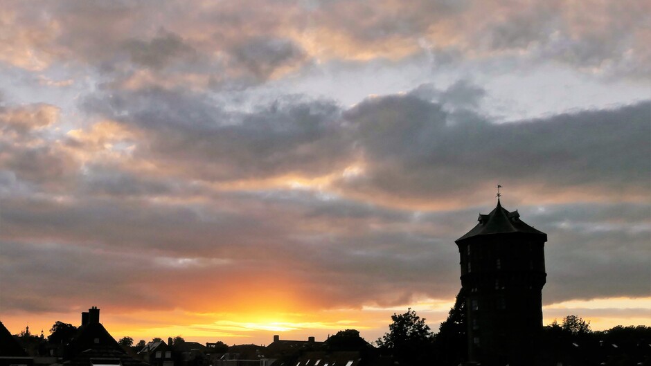 Kleurrijke zonsondergang Gorinchem