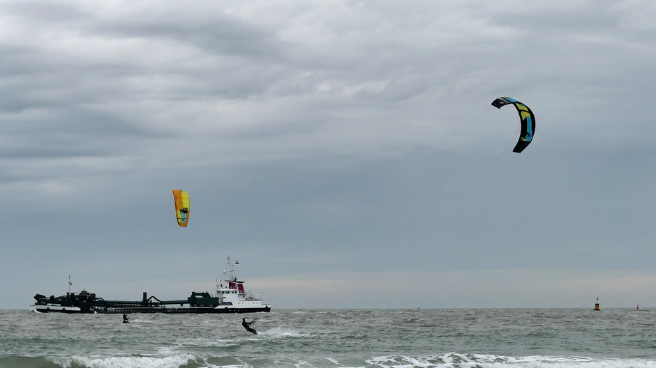 Aantrekkende wind ideaal voor kitesurfers