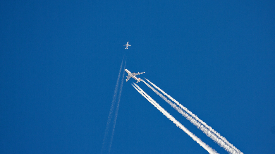 Kruising vliegtuigen op 10 kilometer hoogte