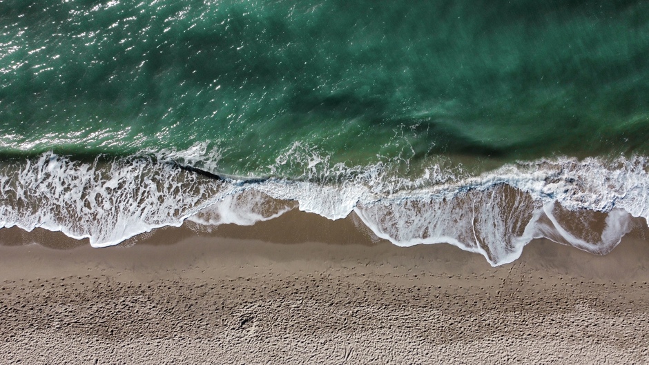 Golven van bovenaf, Maasvlakte (Drone)
