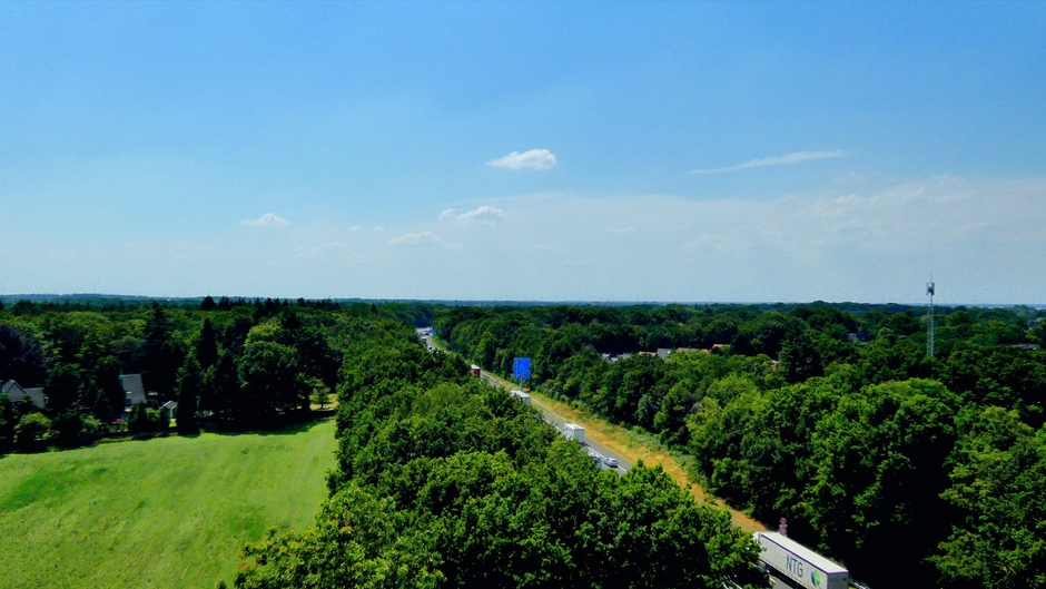 Lucht boven de Veluwe nabij de A28 