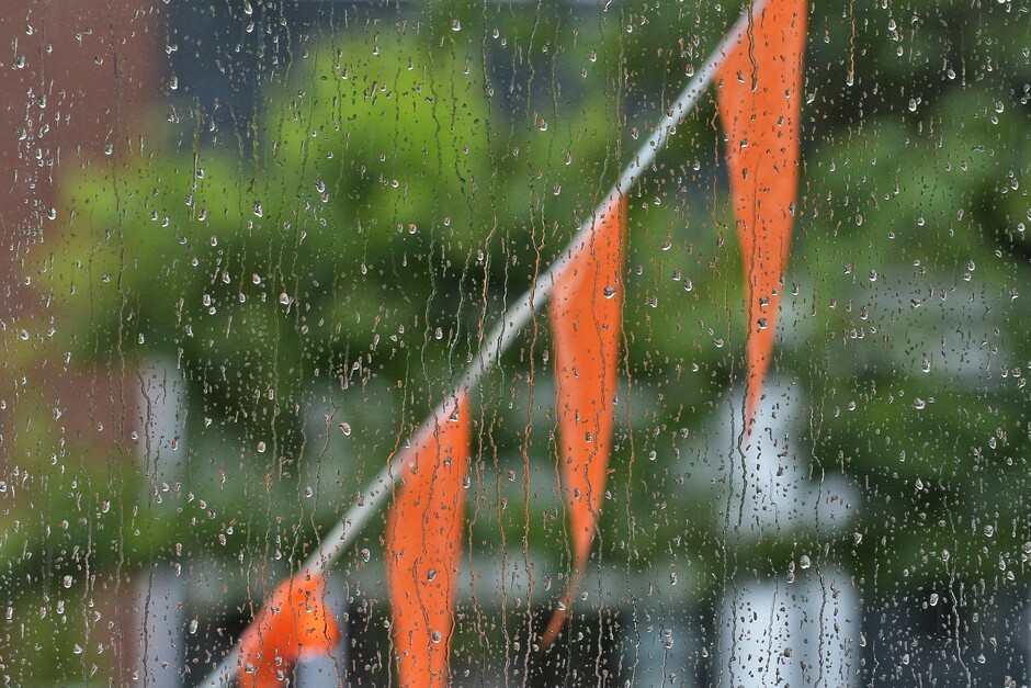 Regen, Wind en Oranje