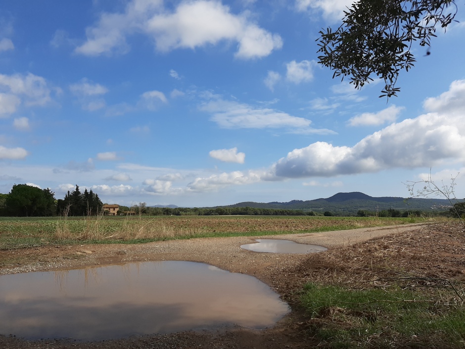 De regenplassen zijn nog te zien in de Costa Brava 