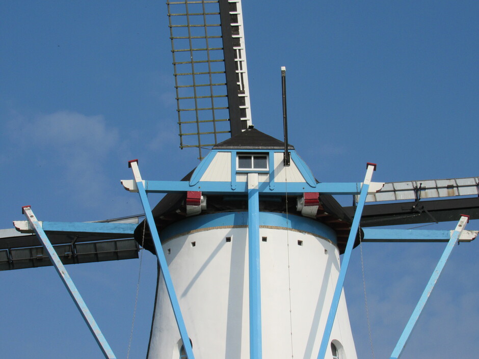 Strakblauw na 16.00 uur in Colijnsplaat, dit is de "Nieuwe molen"