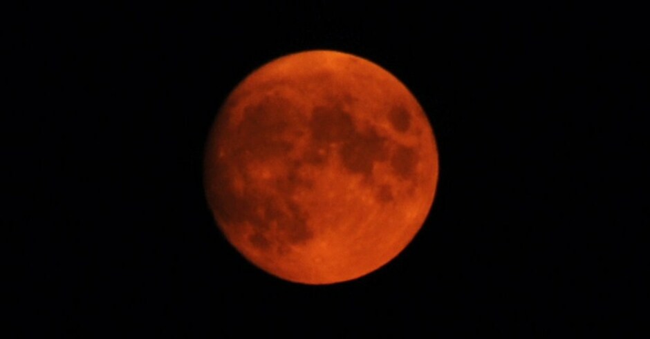 rode maan opkomst