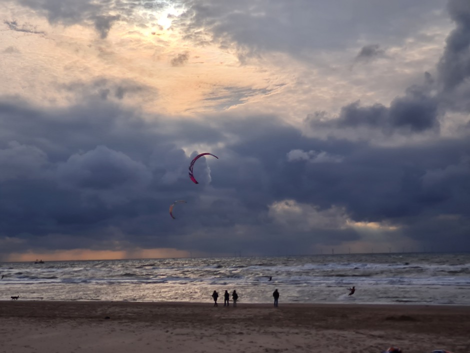Kitesurfen wind wolken 