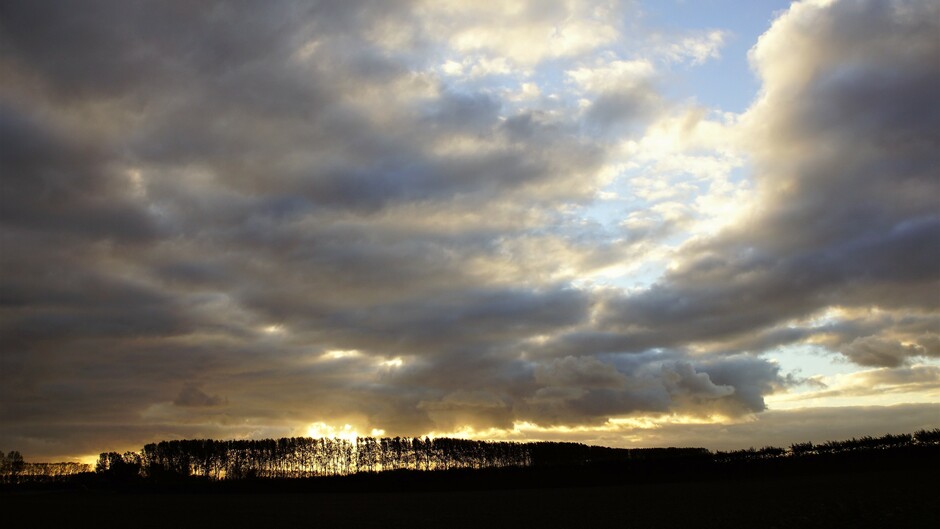 zonsopkomst en mooie wolken 11 gr matige wind