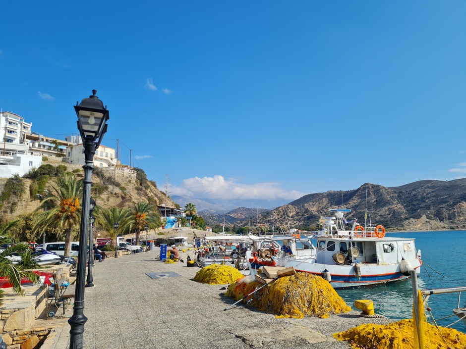 Knalblauw beetje bewolking zuiden Kreta