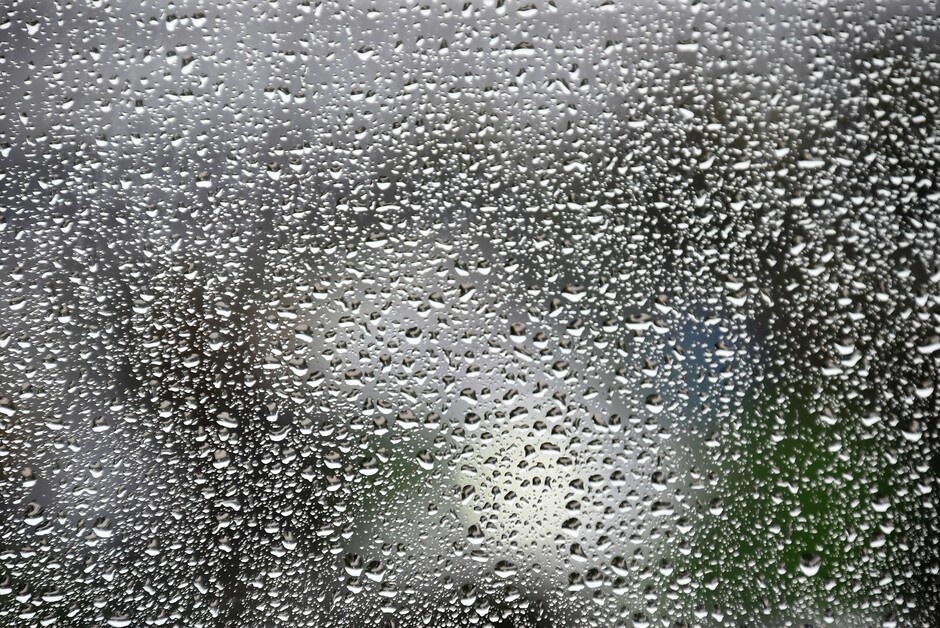 Regen op raam