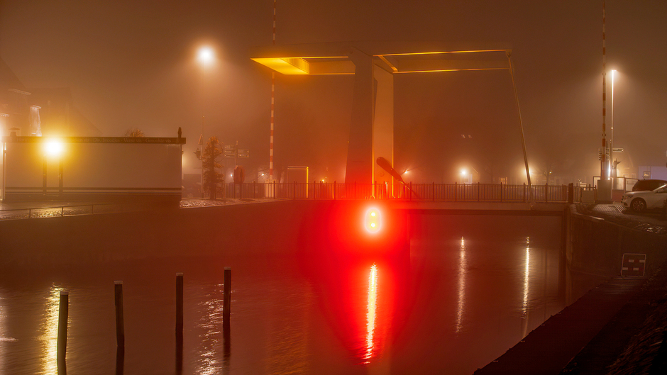Kaaibrug in de mist
