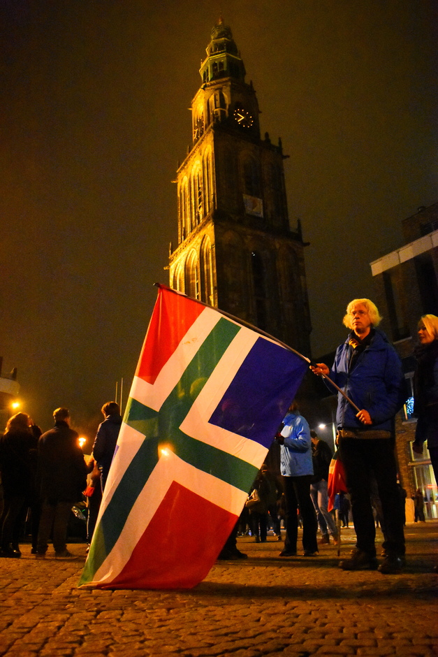 fakkeltocht is in Groningen vanavond steekt iedereen de vlag uit