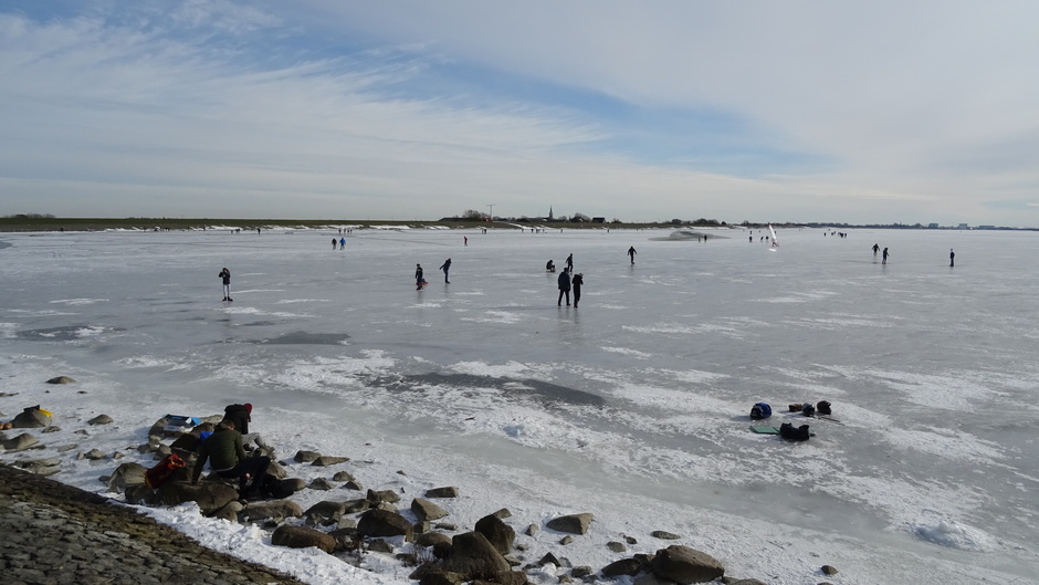 Vandaag 1 jaar geleden schaatsen op het ijsselmeer