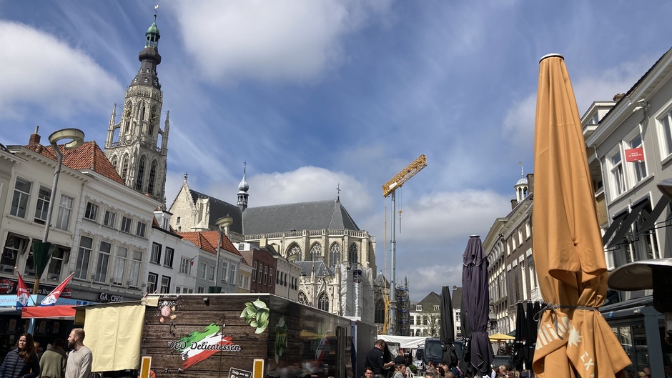 De grote markt van Breda