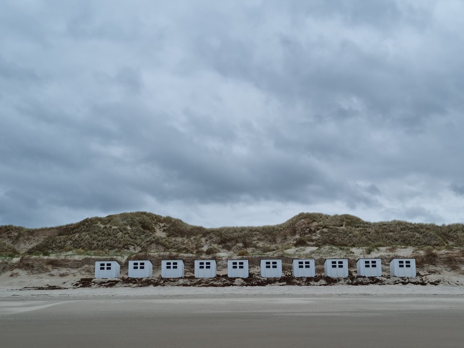 Strandhuisjes nog buiten gebruik op Texel 