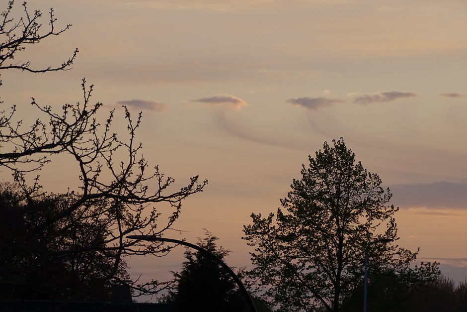 Mooie wolkenformatie tijdens zonsondergang.