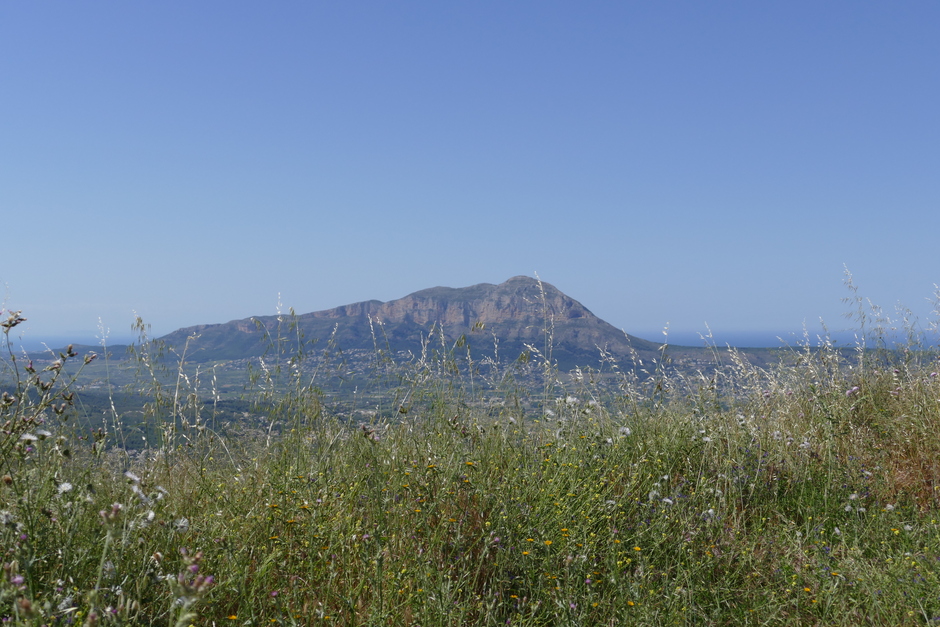 Uitzicht op de Montgo vanaf de Puig de Llorenca 