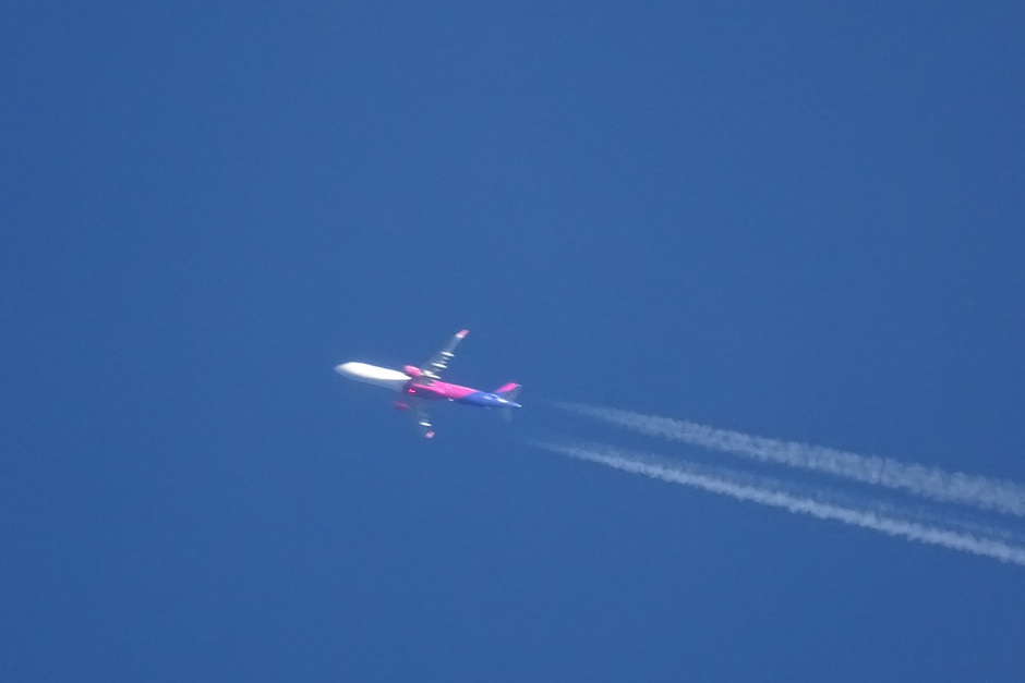 Airbus A321 Wizz Air boven Didam