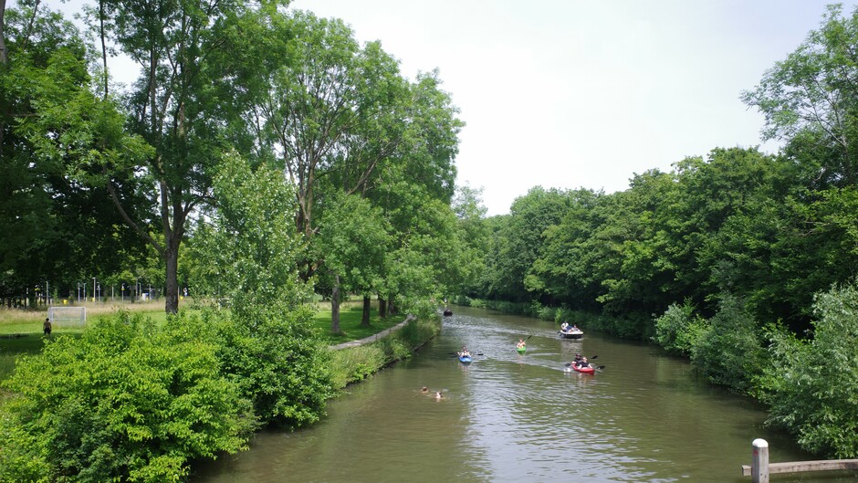 Verkoeling op het water bij de Kromme Rijn in Utrecht 