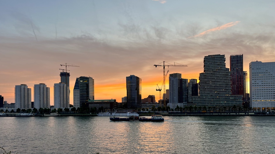 zonsondergang in Rotterdam