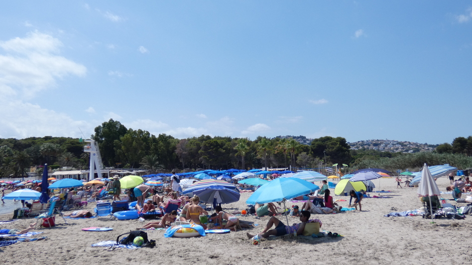 Strand van Moraira vanmiddag 