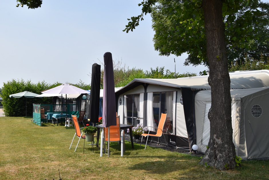 Zonnig campingweer