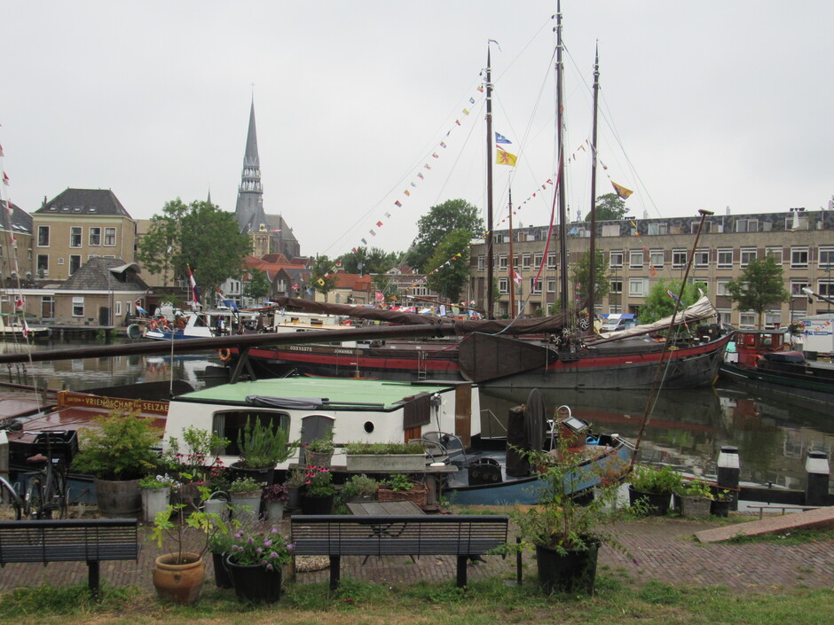 Gouda Waterstad 750, 225 historische bedrijfsvaartuigen in Gouda in de Museumhaven
