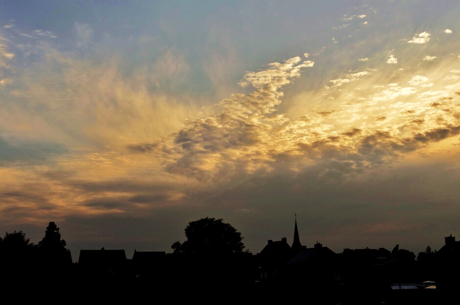 Wolken bij zonsondergang