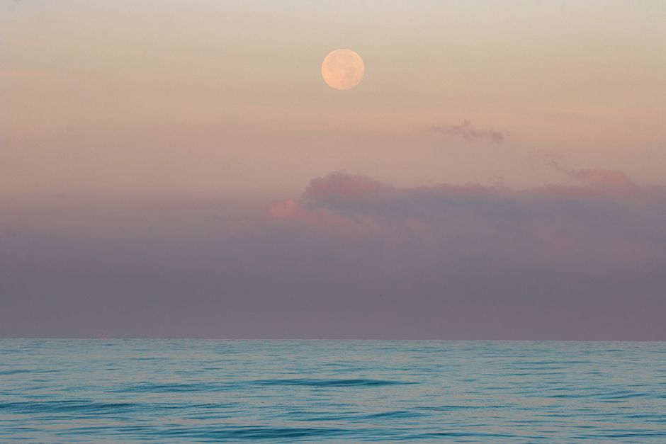 Moonset Noordwijk aan Zee