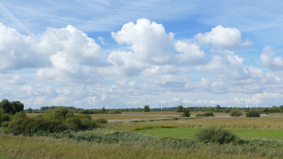 Flevoland zonnig en wolkenvelden 