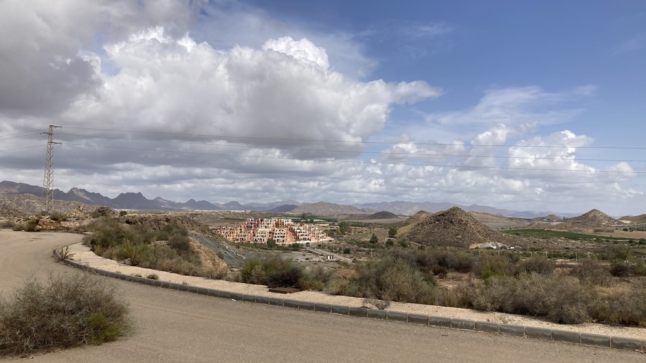 Wolken in de heuvels van Almería.