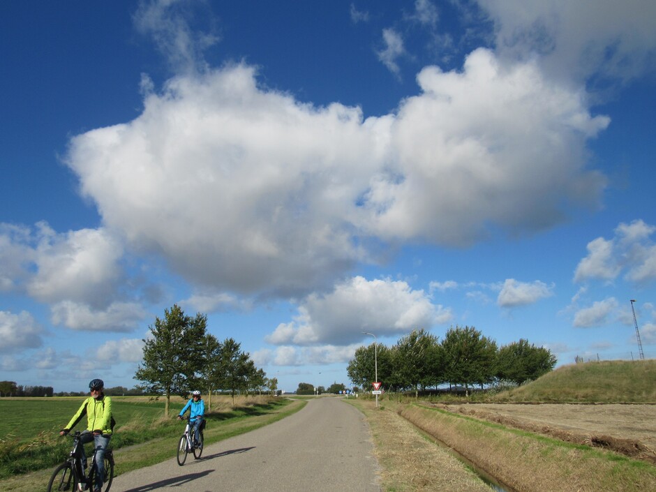 Prima fietsweer vandaag, zon en stapelwolken