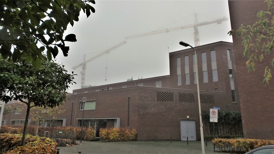 De optrekkende mist in Breda.