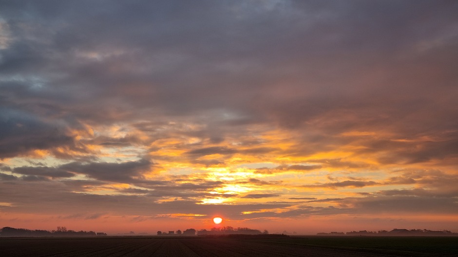 Kleurrijke zonsopkomst op Texel