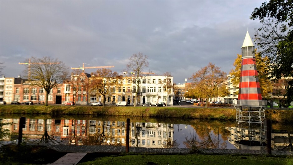 Eerst nog wat zon met veel herfstkleuren, later rondom grijs in Breda bij 8 graden.