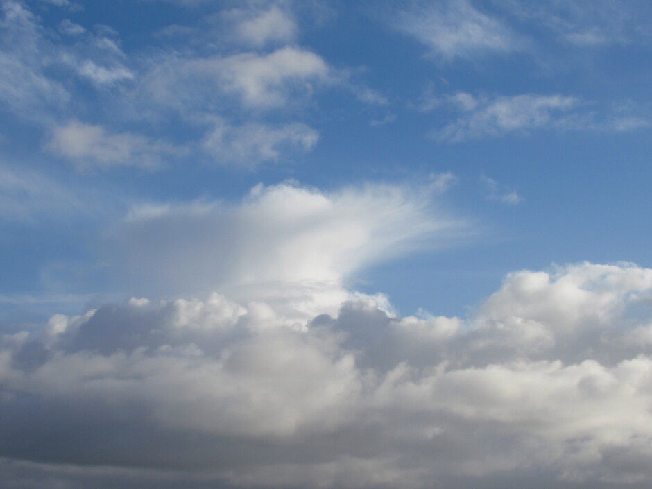 Aambeeld-wolk bij Kats vanmorgen