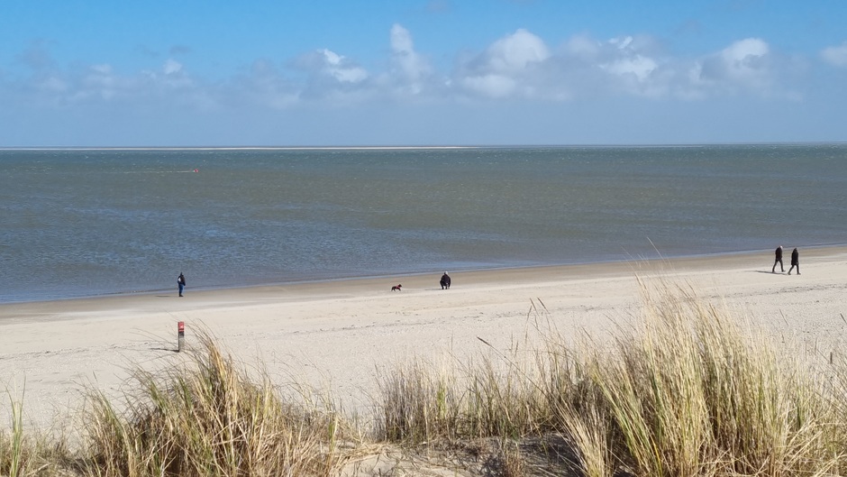 Strandwandeling op Texel dichtbij de Cocksdorp