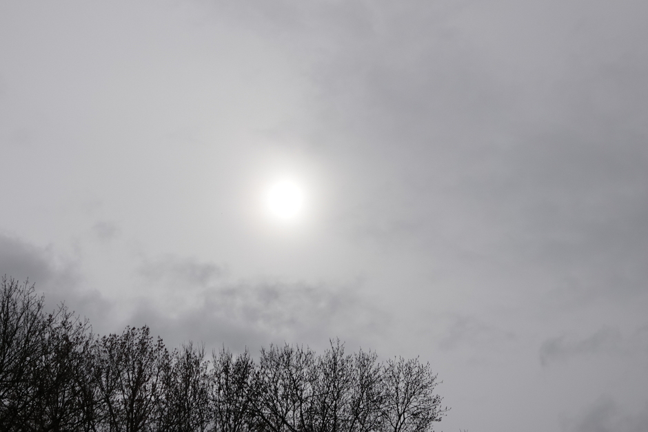 kil, grijs en nat et een enkele glimp van de zon